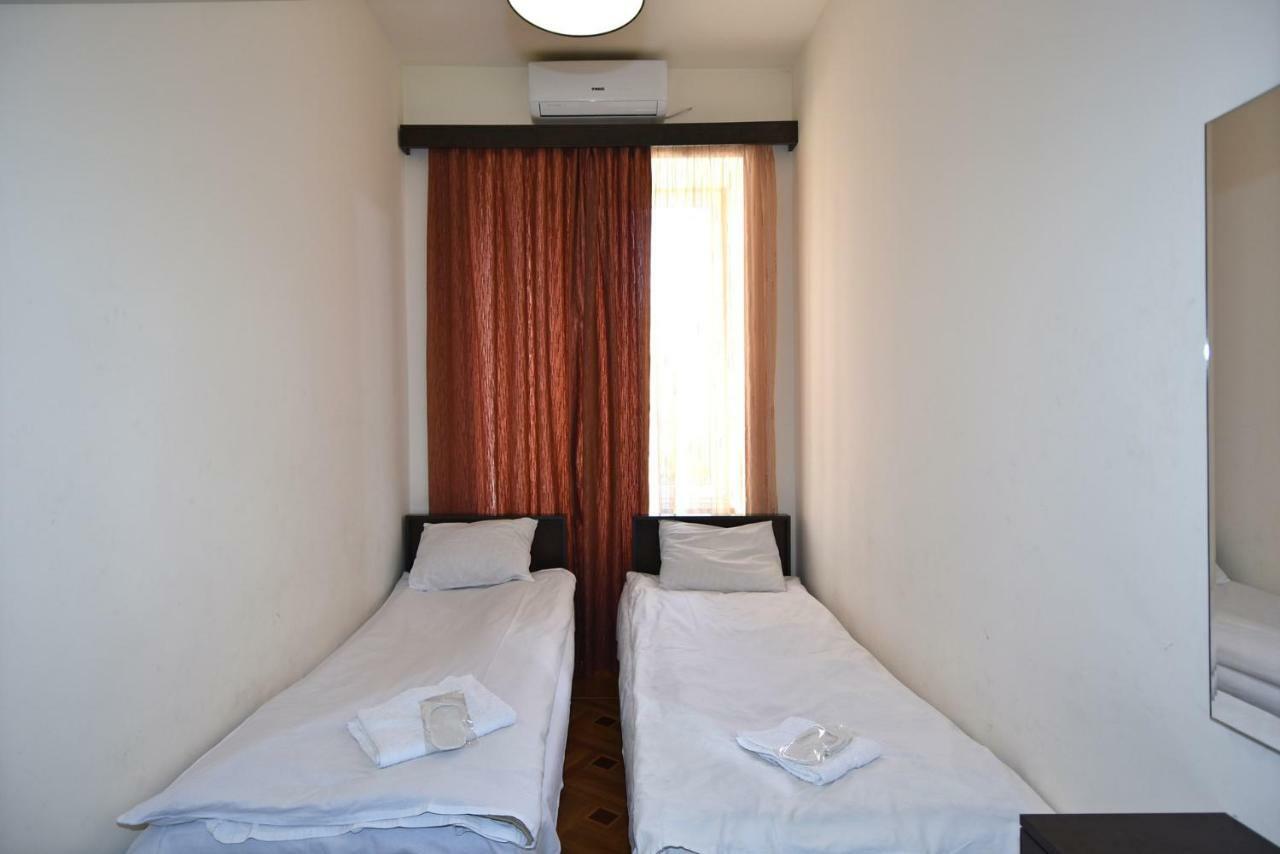Rent Inn Yerevan On Sakharov Square Exterior photo